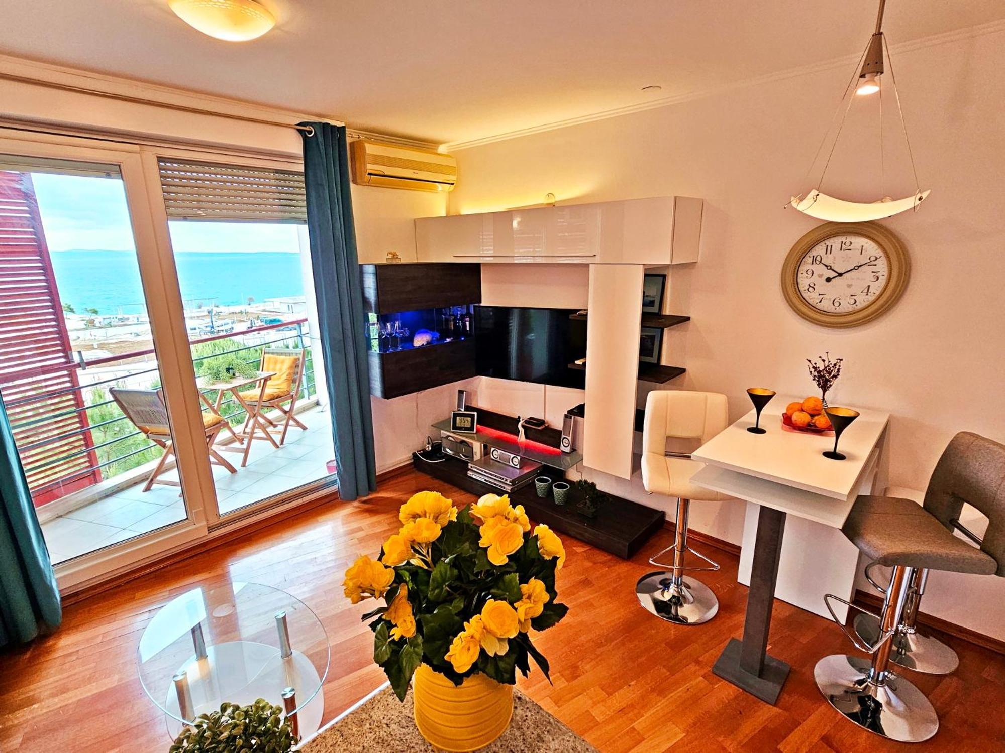 Aquamarine Apartment